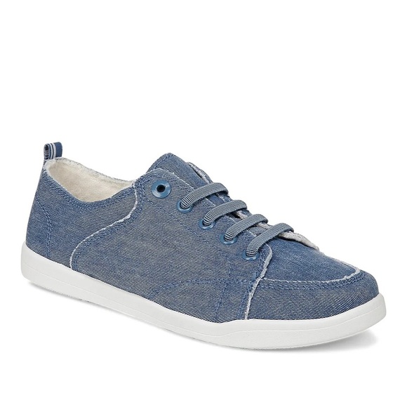NWT Vionic Beach Women’s Pismo Casual Sneakers in Denim in size 6 wide - Picture 1 of 8